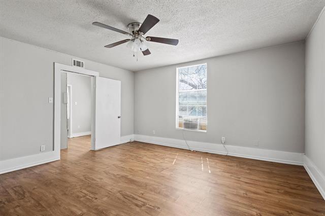 Photo - 909 W Chestnut St