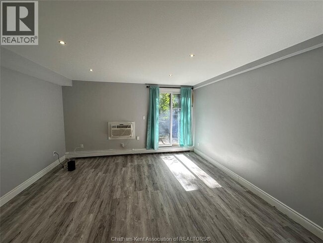 Photo - 200 Emma St Unité 6