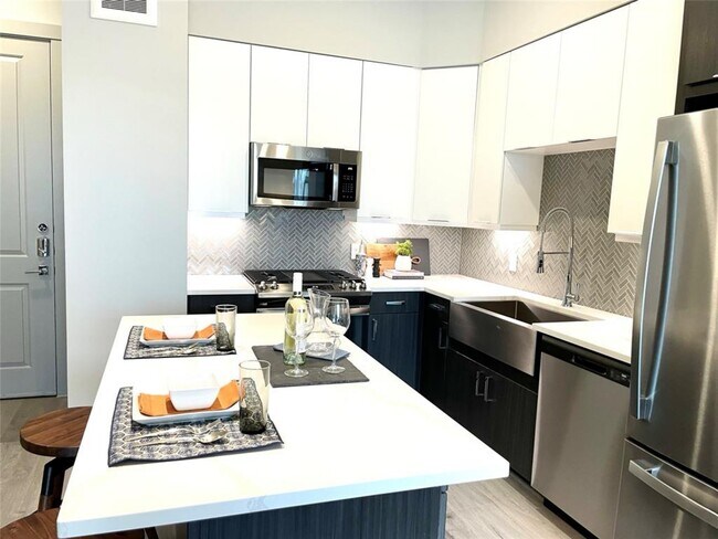 Photo - 401 W 25th St Unit 2408