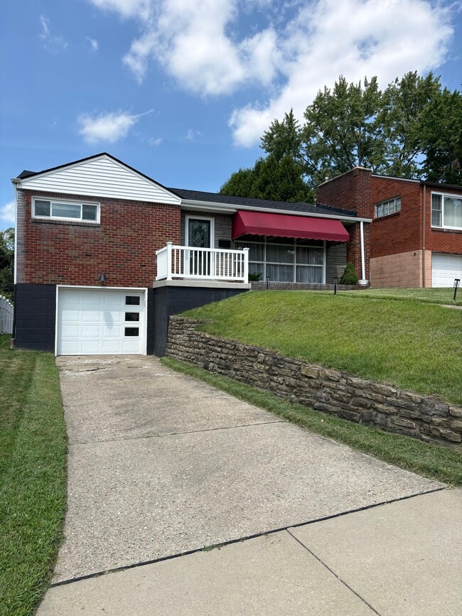 Photo - 1624 Sillview Dr