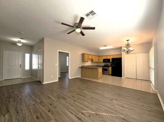 Photo - 2300 E Magma Rd