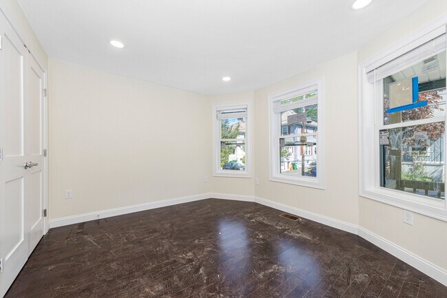 Photo - 70 Stanley Ave