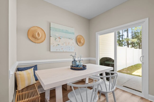 Photo - 172 Coastline Cir