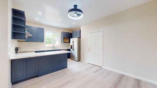 Photo - 976 Masson Ave