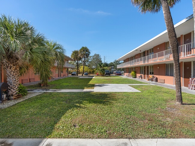 Colonial Drive Apartments