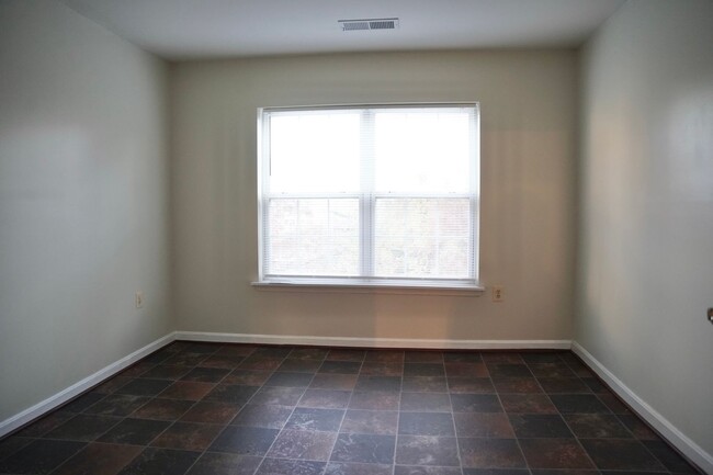 Beautiful 2 BR/2 BA Condo in Greenbelt Lak... - Beautiful 2 BR/2 BA Condo in Greenbelt Lak...