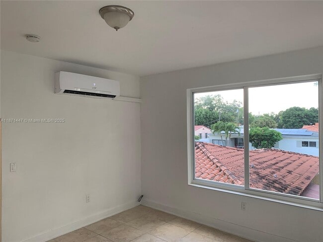 Photo - 712 SW 56th Ave Unidad 6