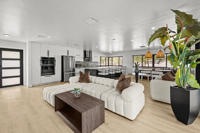 11315 NE 12th Ave Unit SI ID1540474P