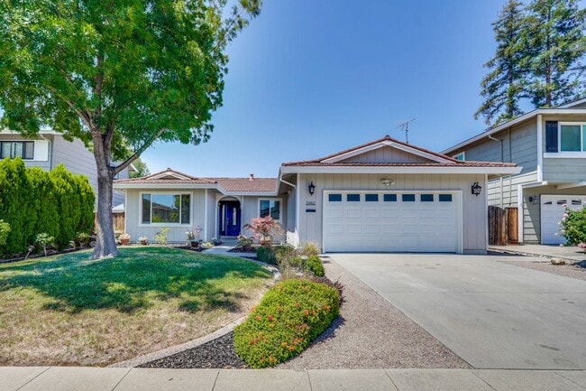 Excellent 3 bedroom, 2 Bath Home with Cent... - Excellent 3 bedroom, 2 Bath Home with Cent...
