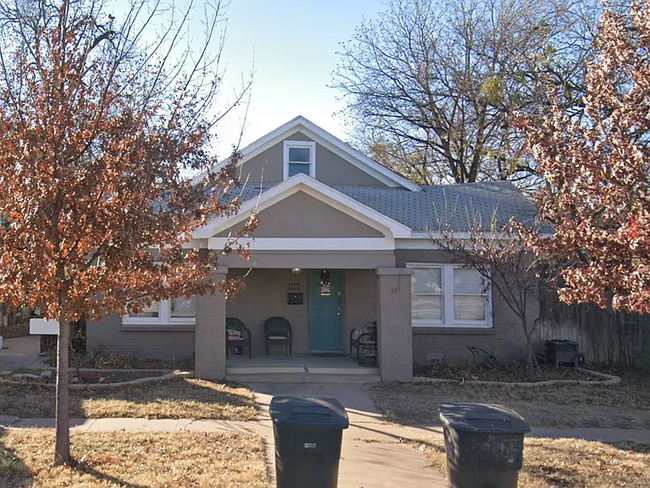 Photo - 1910 Sayles Blvd House