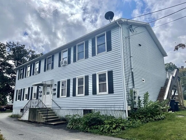Charming 2BR Condo in Southbridge - Charming 2BR Condo in Southbridge