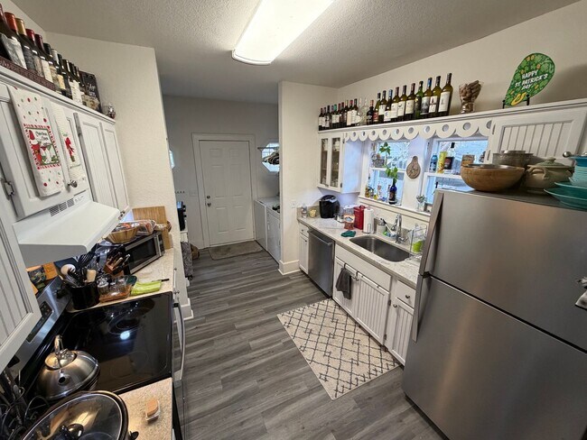 Photo - 1616 Ferris Ave