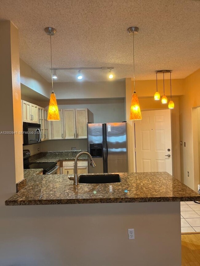 Photo - 533 NE 3rd Ave Unidad 238