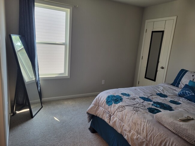 Photo - 121 Garnet Dr