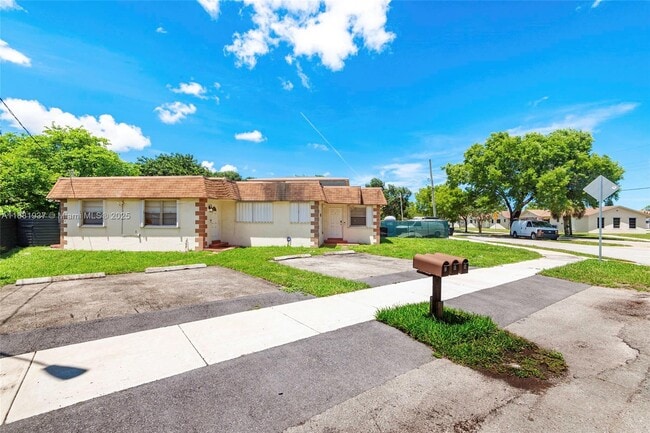 Building Photo - 201 Columbus Pkwy Unit A Rental