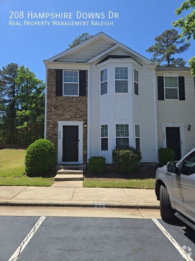 Building Photo - 208 Hampshire Downs Dr Rental