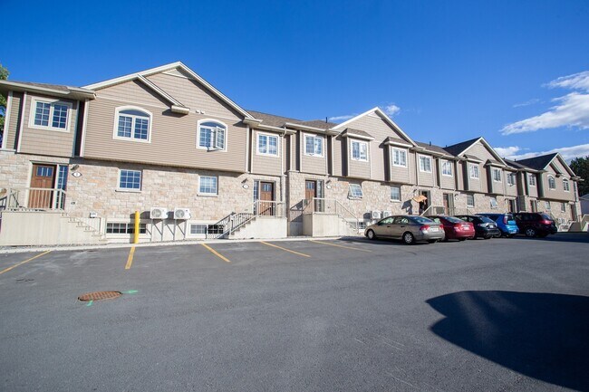 Photo - 620 Squires St