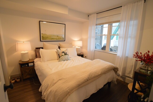 Photo - 5 W Dane St Unit 4