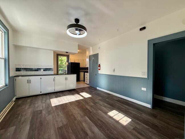 Photo - 22 Hawthorne Ave