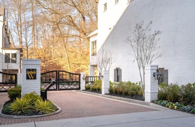 Photo - 4518 Collins Ave