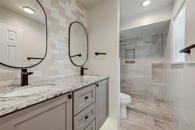 Photo - 4931 Lake Catherine Ct