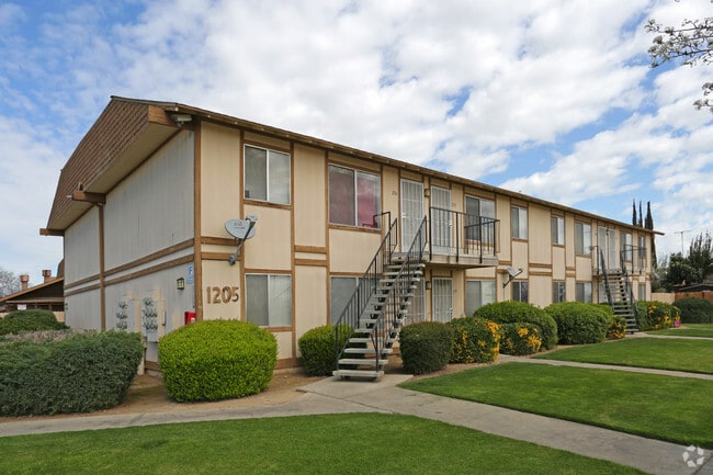 Photo - Lakeland Apartments