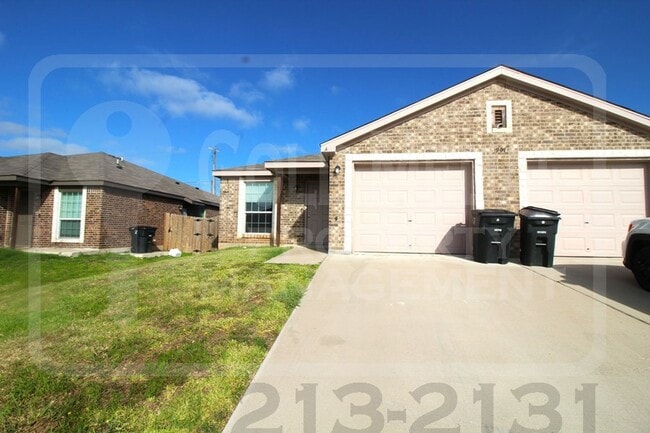 Photo - 907 Lasso Dr Unit A