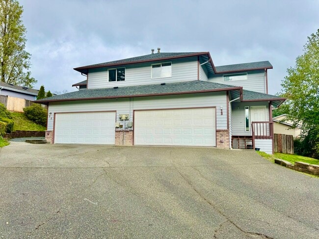 Building Photo - 9 76th St SW