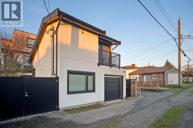 Photo - 2732 Turner St