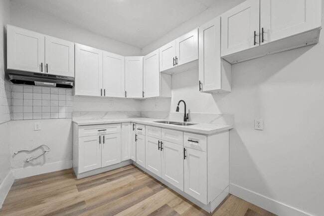 Photo - 751 Normandie Ave Unit 204