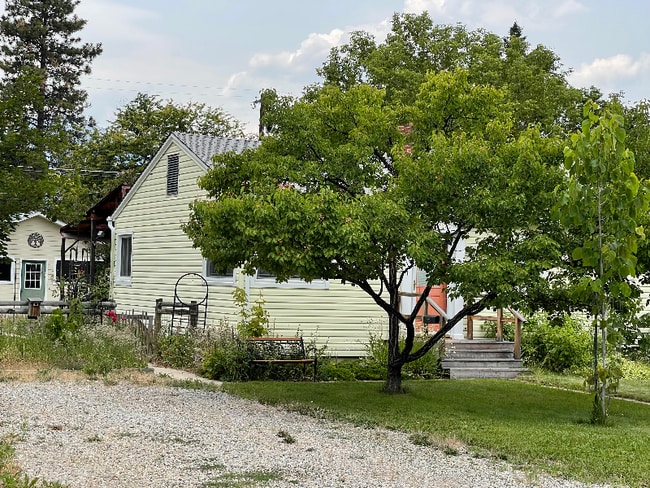 Building Photo - 1003 S 3rd St