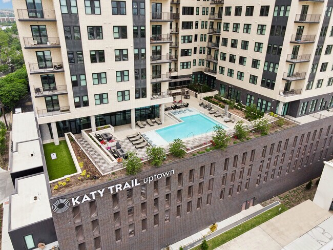 Photo - Katy Trail Uptown