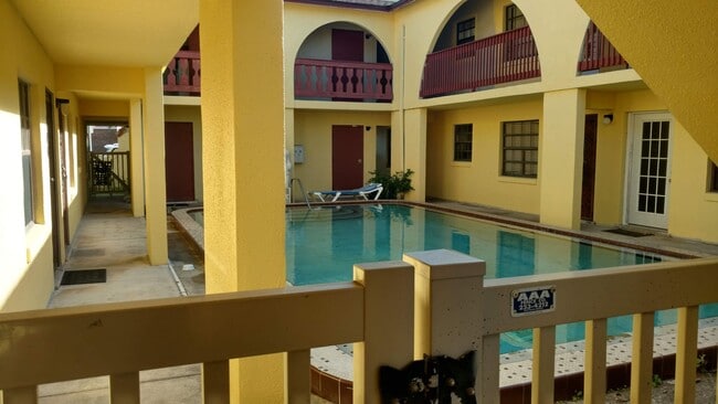 Photo - Spacious 2 Bedroom 2 Bath Condo  October l...