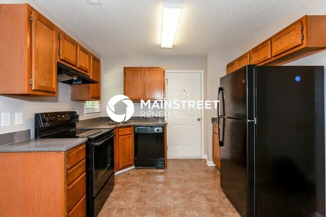 Photo - 3 Bedroom Pet-Friendly Home in Charlotte, NC with Main Street Renewal