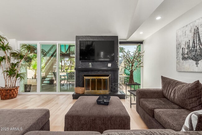 Photo - 2529 N Miller Rd