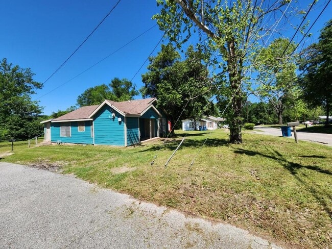 901 N Hamlett Sy, Athens - 901 N Hamlett St Casa