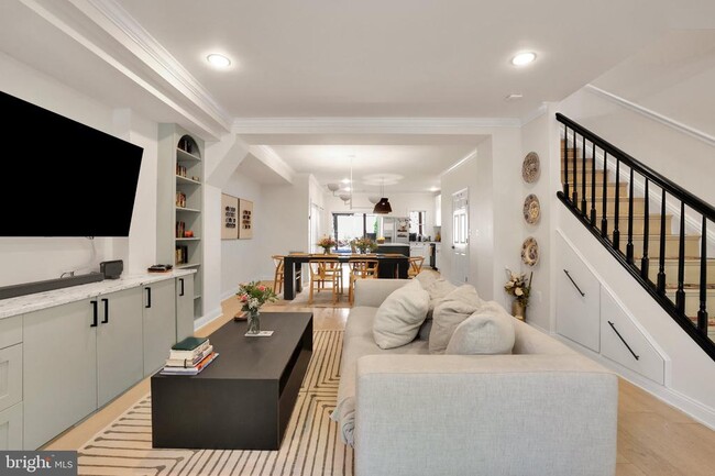 Photo - 407 O St NW