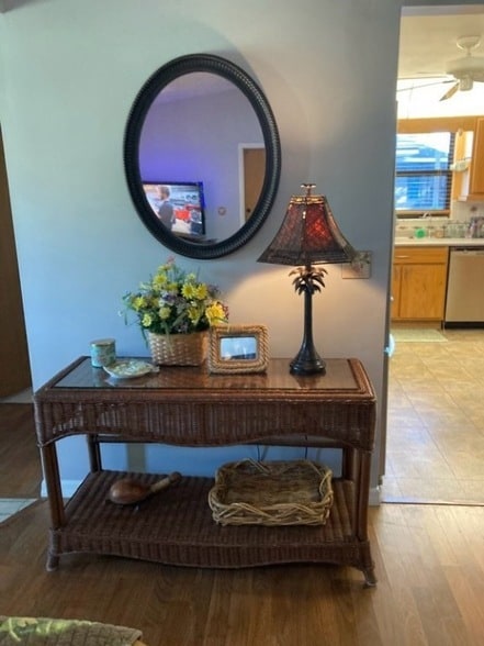 Photo - 1565 Glentry Ln