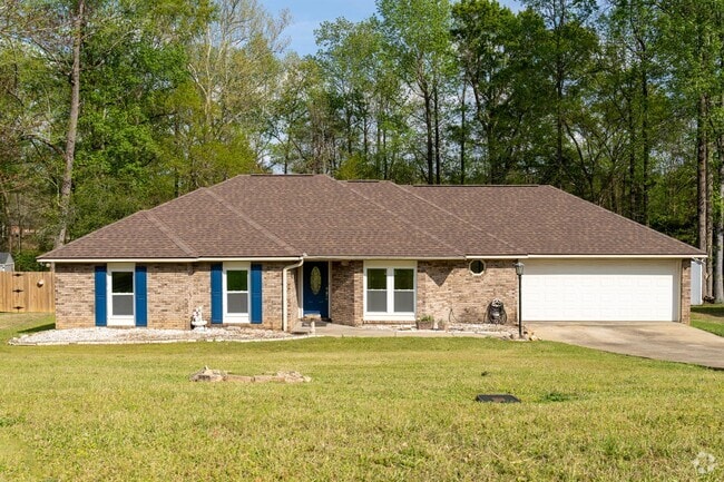 Building Photo - 43 Lee Road 983 Rental