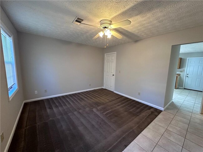 Photo - 502 Oakwood Ct