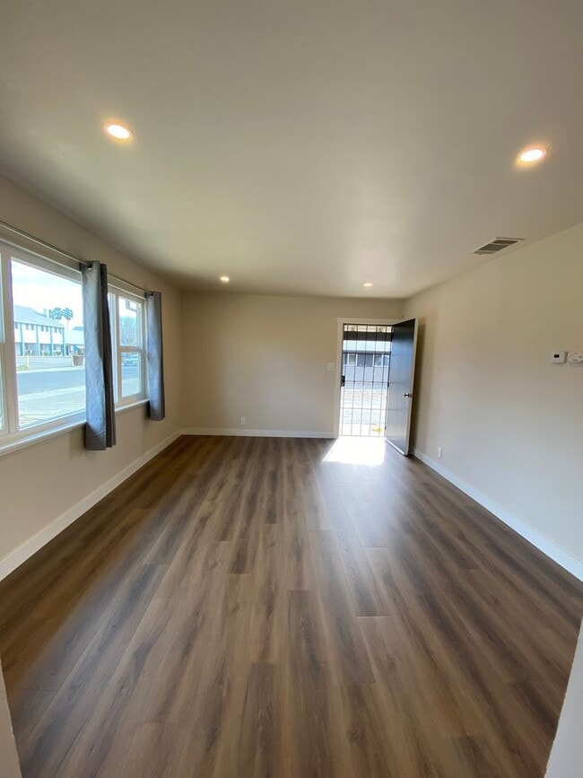 Photo - 2bed/1bath duplex 1 block from Vaca High S...