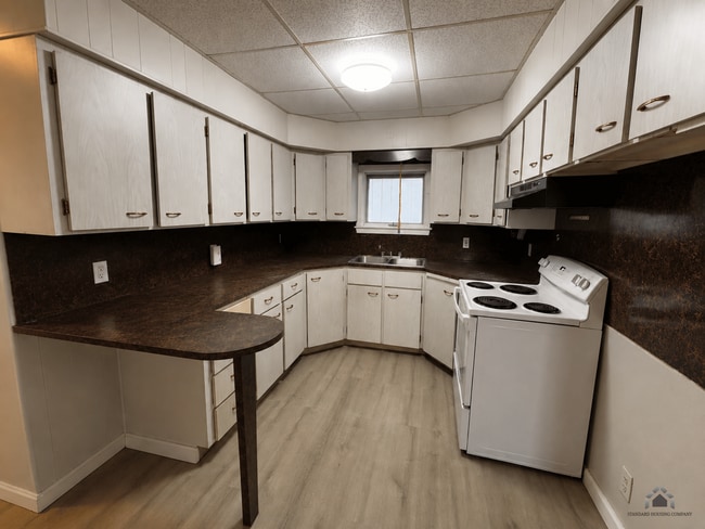Building Photo - 81 Main St Unit Apt 1R
