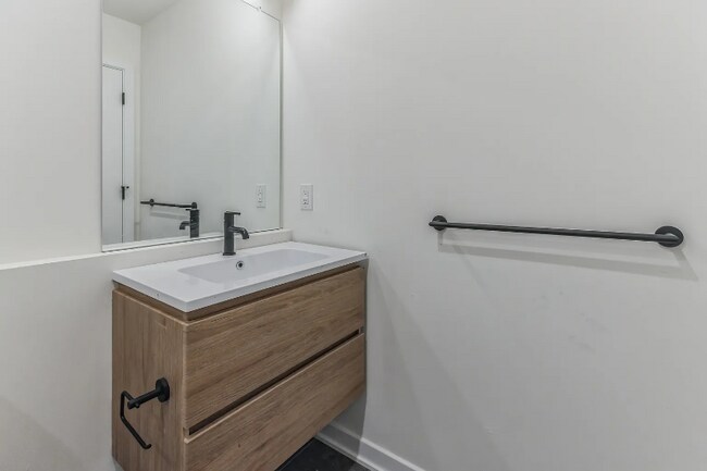 Photo - 500 N 13th St