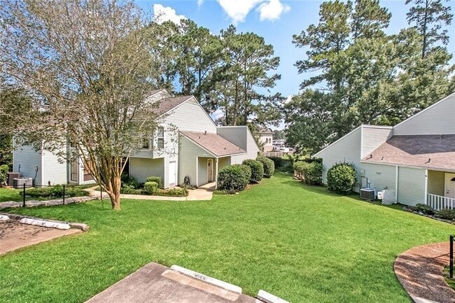 16 Jacqueline Ct Unit 16