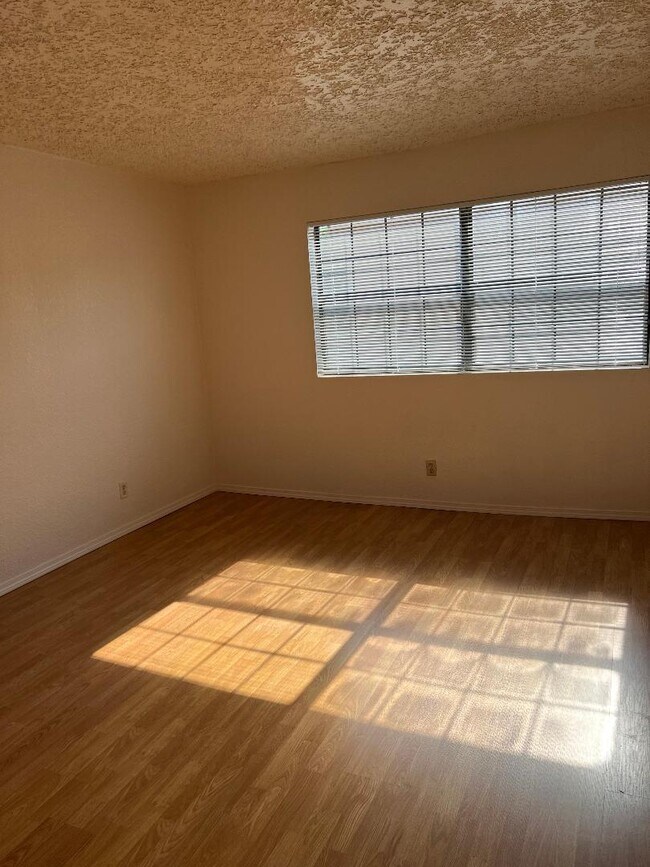 Photo - 6041 Sequoia Rd NW