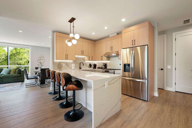 Photo - 2344 W Polk St Unit ID1256061P