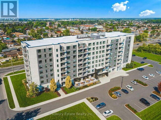 Photo - 155 Greenbrier Rd Unité 207