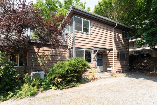 Building Photo - 7810 East Green Lake Dr N Unit C