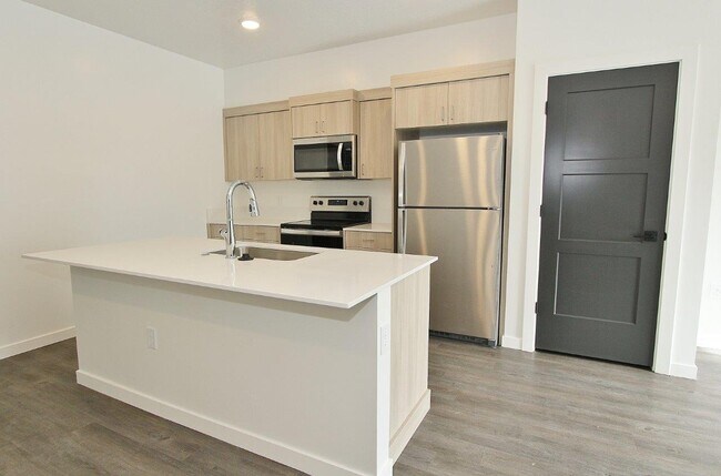 Photo - 3906 Brian Ave. Unidad 208