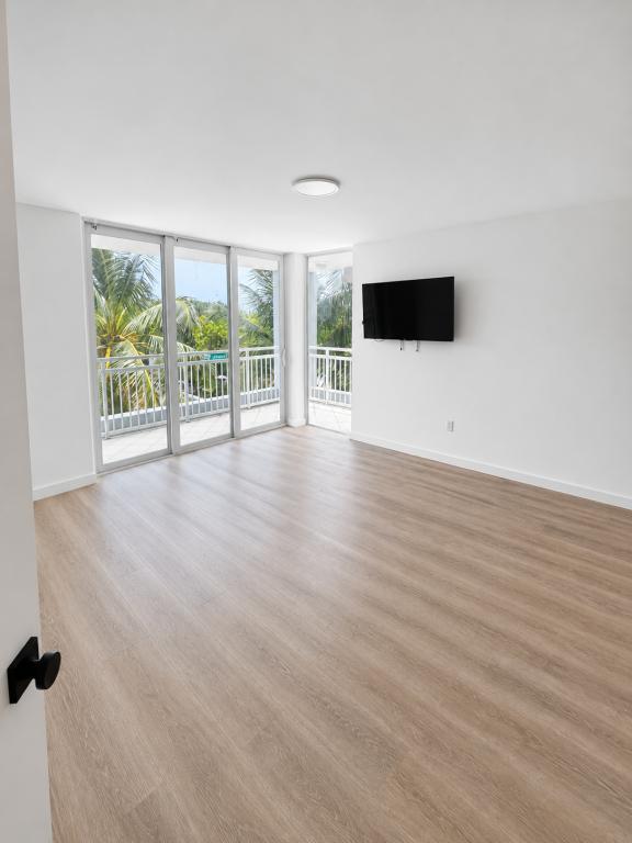 7832 Collins Ave Unit 404